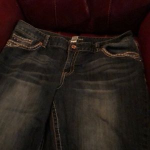 Denim capris NWOT. Maurice brand.